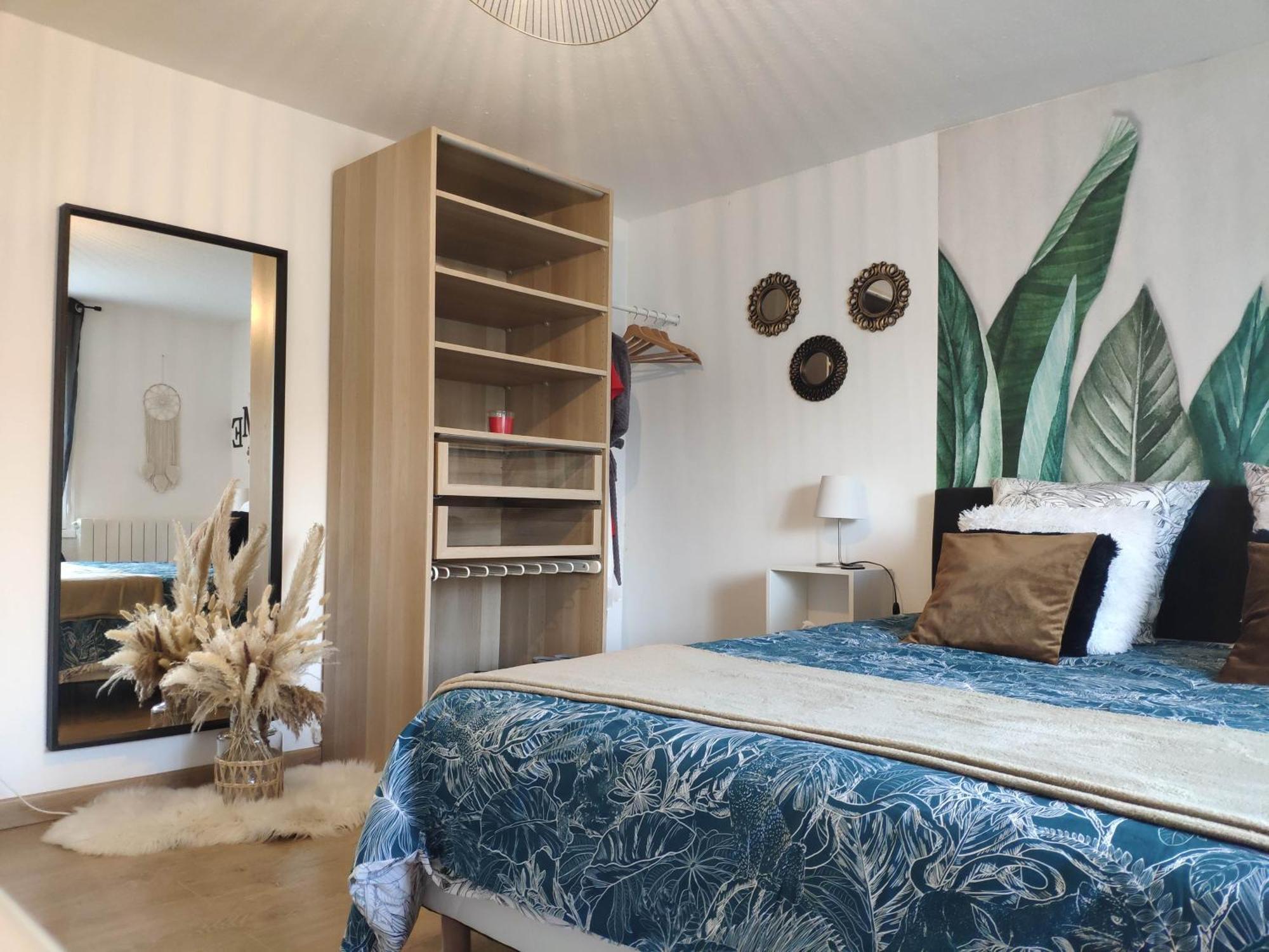 La Tourelle Suite Cosy Entre Vignoble Aixois Et Luberon Le Puy-Sainte-Reparade Luaran gambar