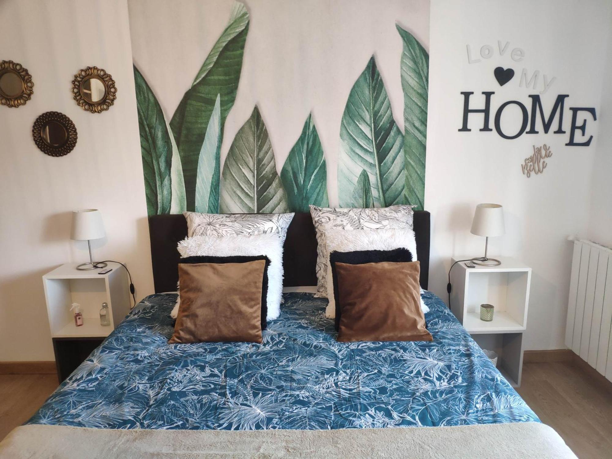 La Tourelle Suite Cosy Entre Vignoble Aixois Et Luberon Le Puy-Sainte-Reparade Luaran gambar