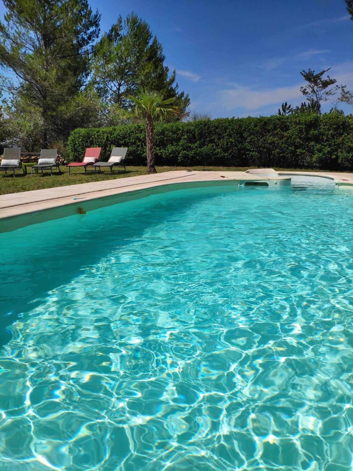 La Tourelle Suite Cosy Entre Vignoble Aixois Et Luberon Le Puy-Sainte-Reparade Luaran gambar